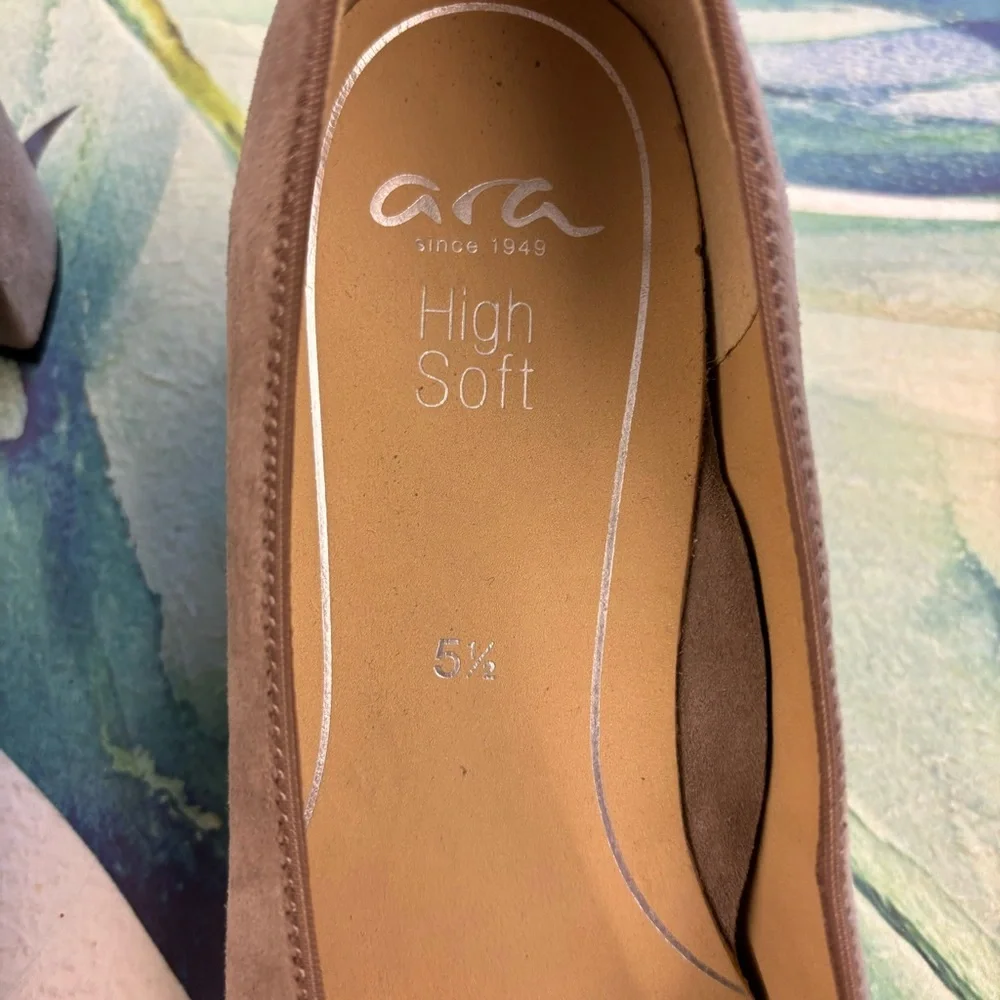 NEW ARA Kendall Suede Pump Tan Size 8 Heels Comfort Shoe
